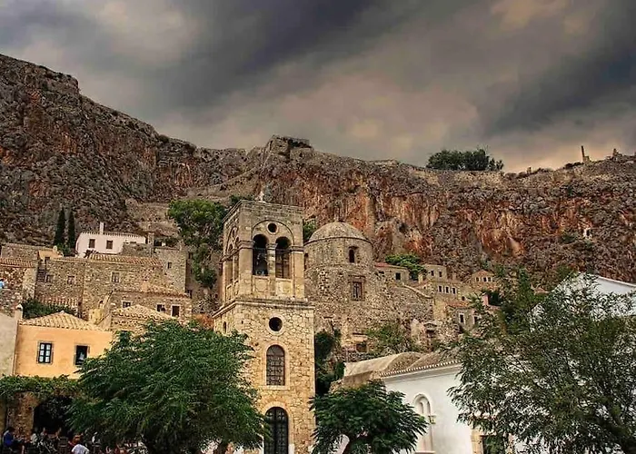 Monovasia Anopolis * Monemvasía