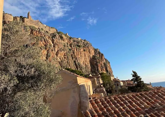 Monovasia Anopolis * Monemvasía