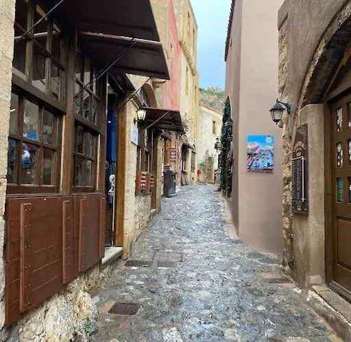 בית נופש Monovasia Anopolis מונמבאסיה